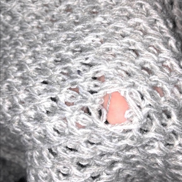 Grey Knitted Scarf - Picture 3 of 4